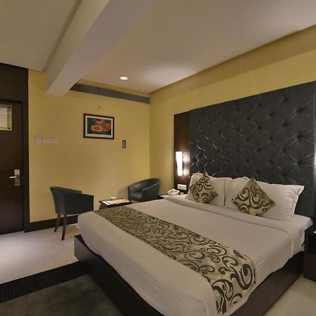 The Golden Oak Hotel Raipur  Luaran gambar