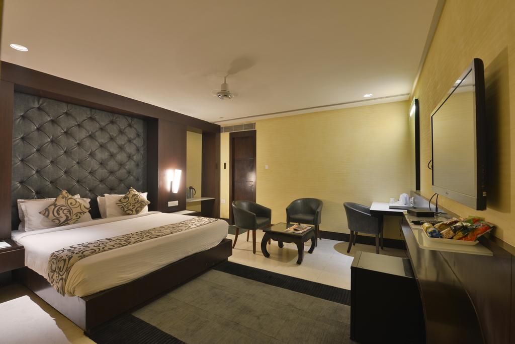 The Golden Oak Hotel Raipur  Luaran gambar