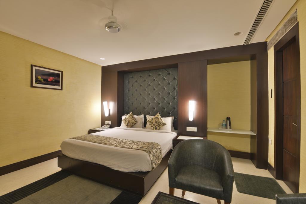 The Golden Oak Hotel Raipur  Luaran gambar