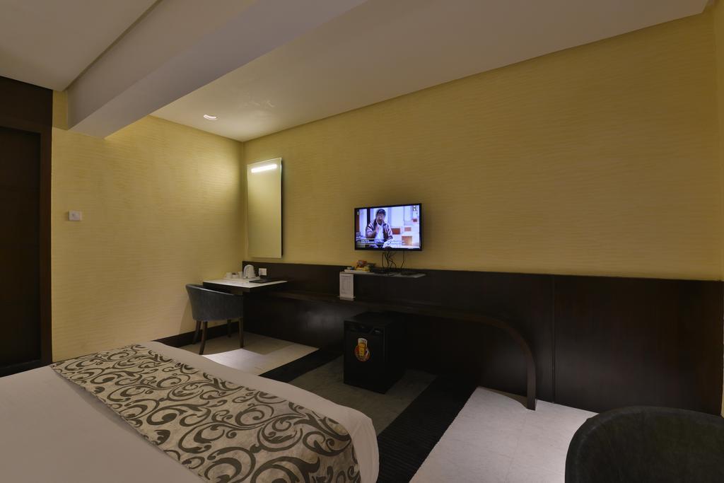 The Golden Oak Hotel Raipur  Luaran gambar