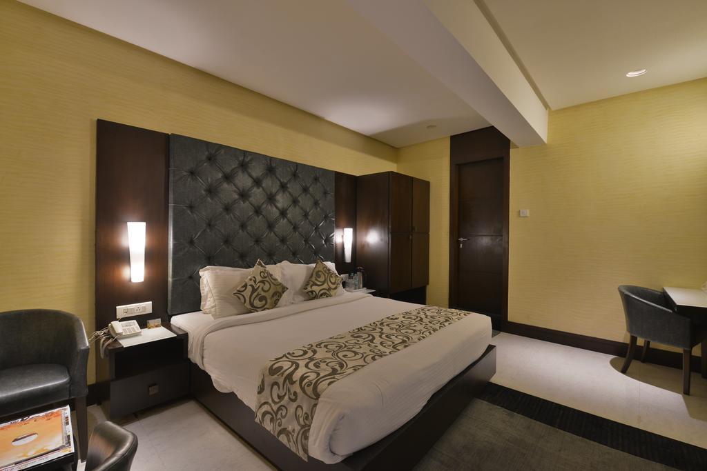The Golden Oak Hotel Raipur  Luaran gambar