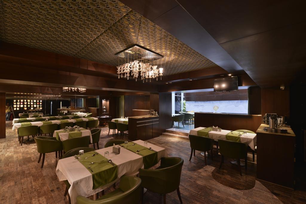 The Golden Oak Hotel Raipur  Luaran gambar