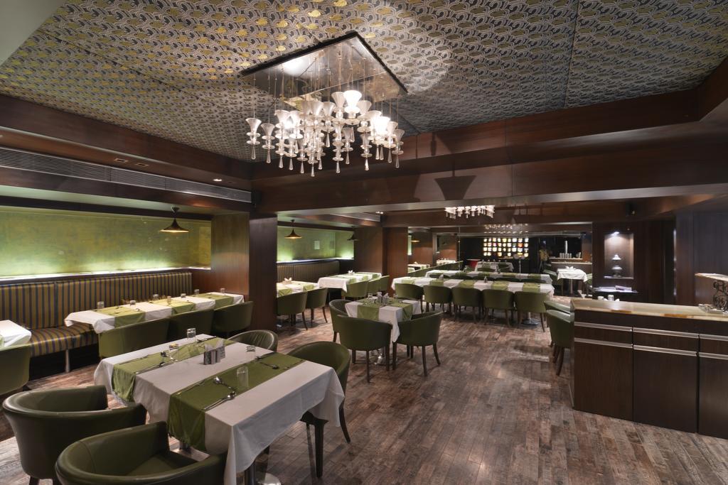 The Golden Oak Hotel Raipur  Luaran gambar